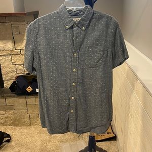 Men’s Grayers Cotton Shirt; Size L
